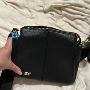 Dkny purse